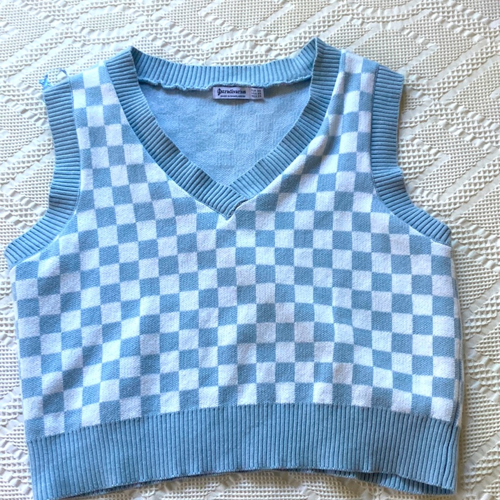 PREPPY SUMMER SWEATER VEST🦋💕✨⚡️🏄‍♀️🌊🌸 SO CUTE 🦋 HAS ONLY BEEN WORN ONCE ⚡️